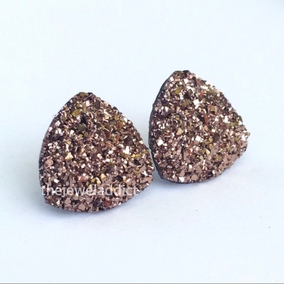 3 for 15🎀bronze/copper Druzy triangle studs - Picture 4 of 7